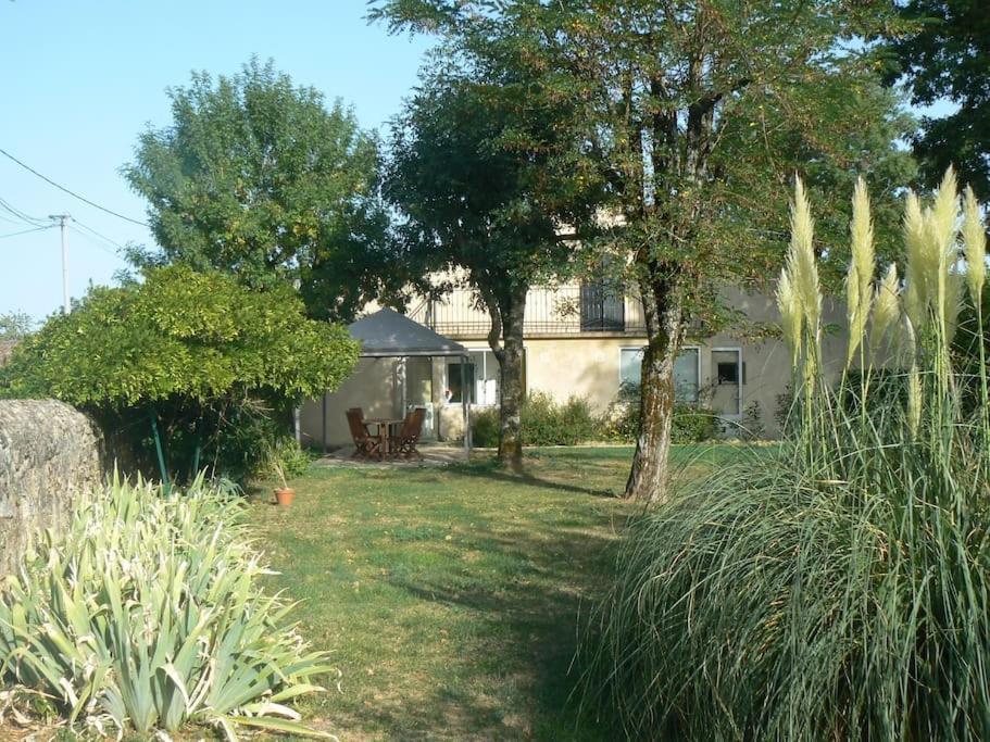 Maison Calme Au Coeur Des Vignes Sainte-Colombe  ภายนอก รูปภาพ